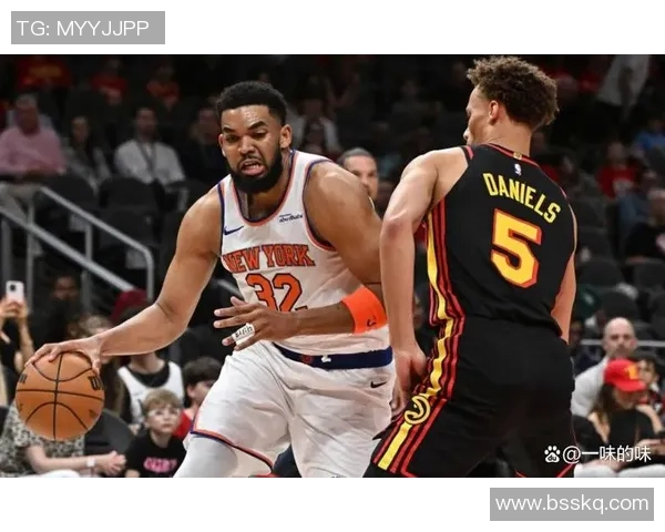 尼克斯与老鹰对决分析:战术解析与球员表现展望